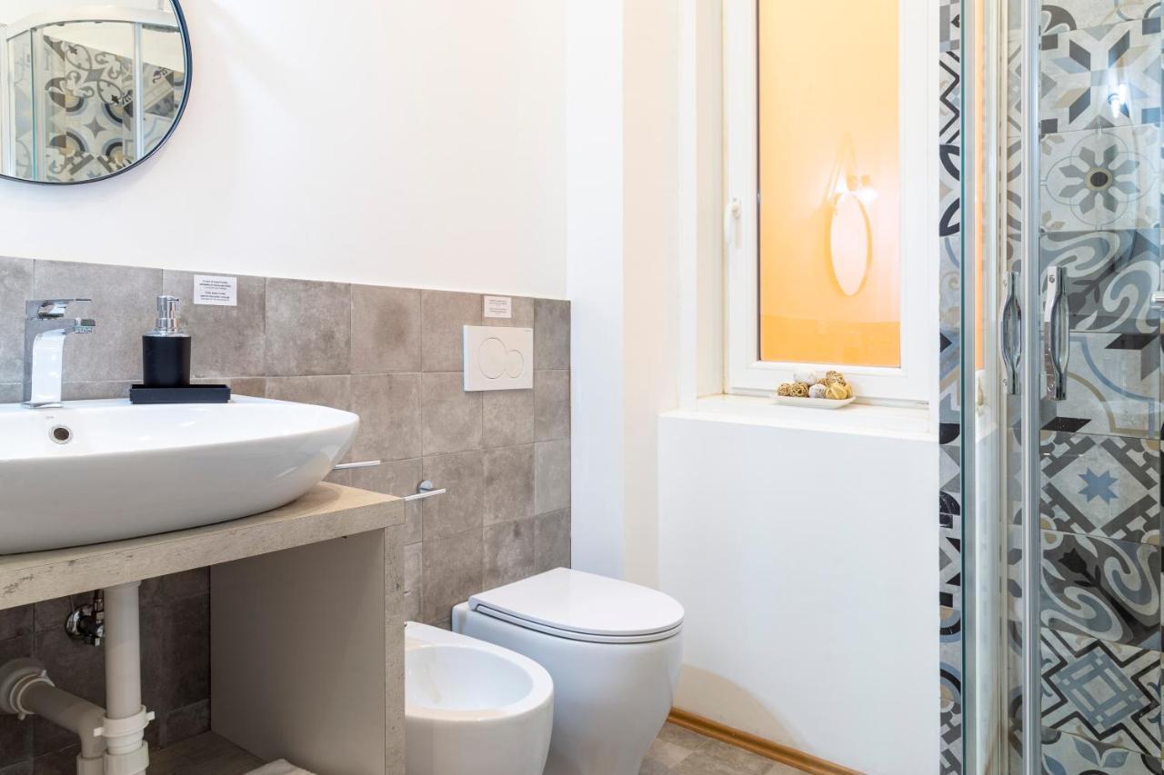 Pregiata Camera Con Bagno Privato - Blu Di Persia Trieste Luaran gambar