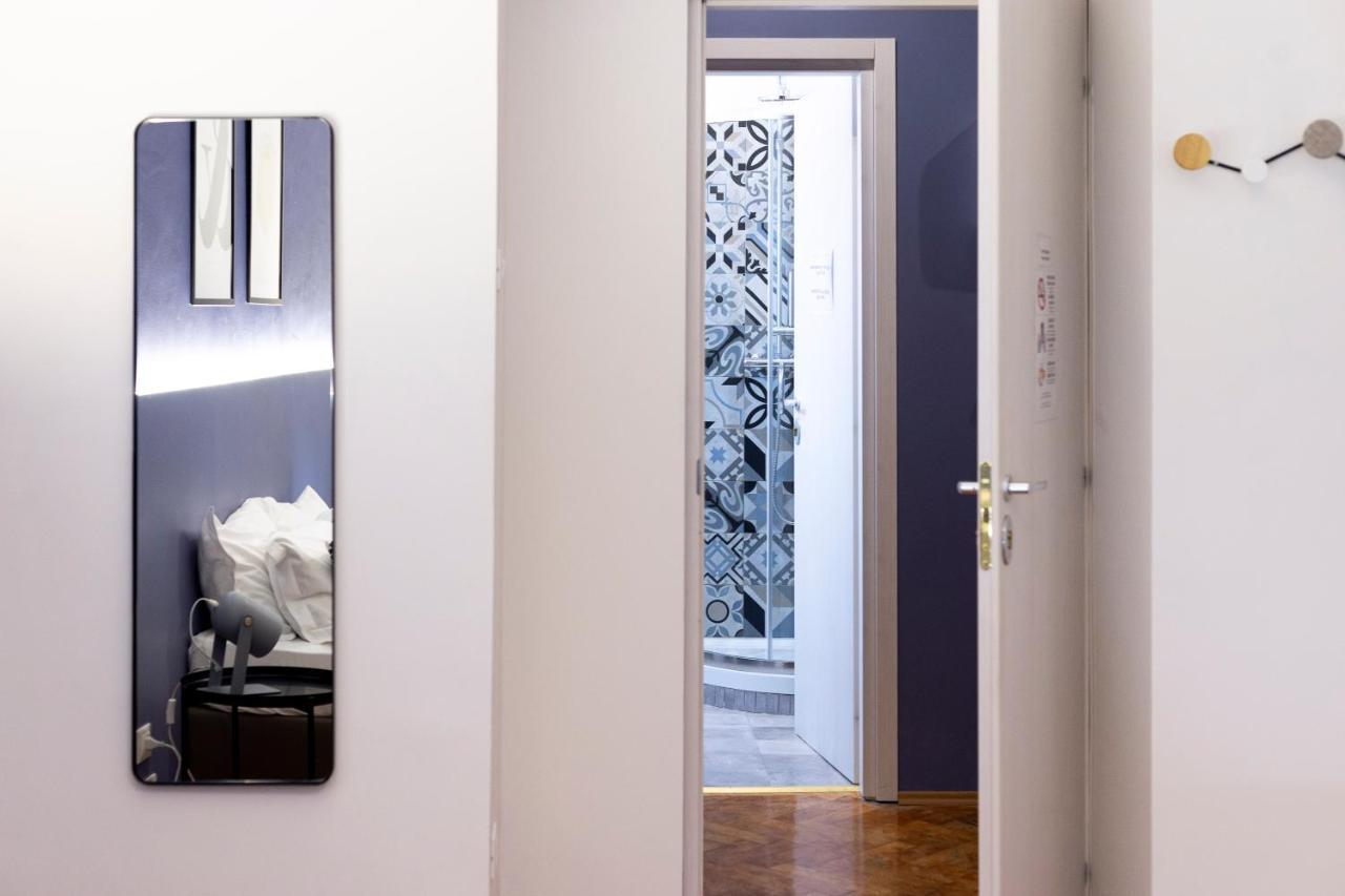 Pregiata Camera Con Bagno Privato - Blu Di Persia Trieste Luaran gambar